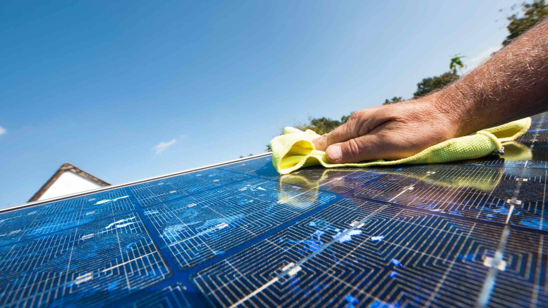 How to Clean Solar Panels on Roof? American Home Contractors
