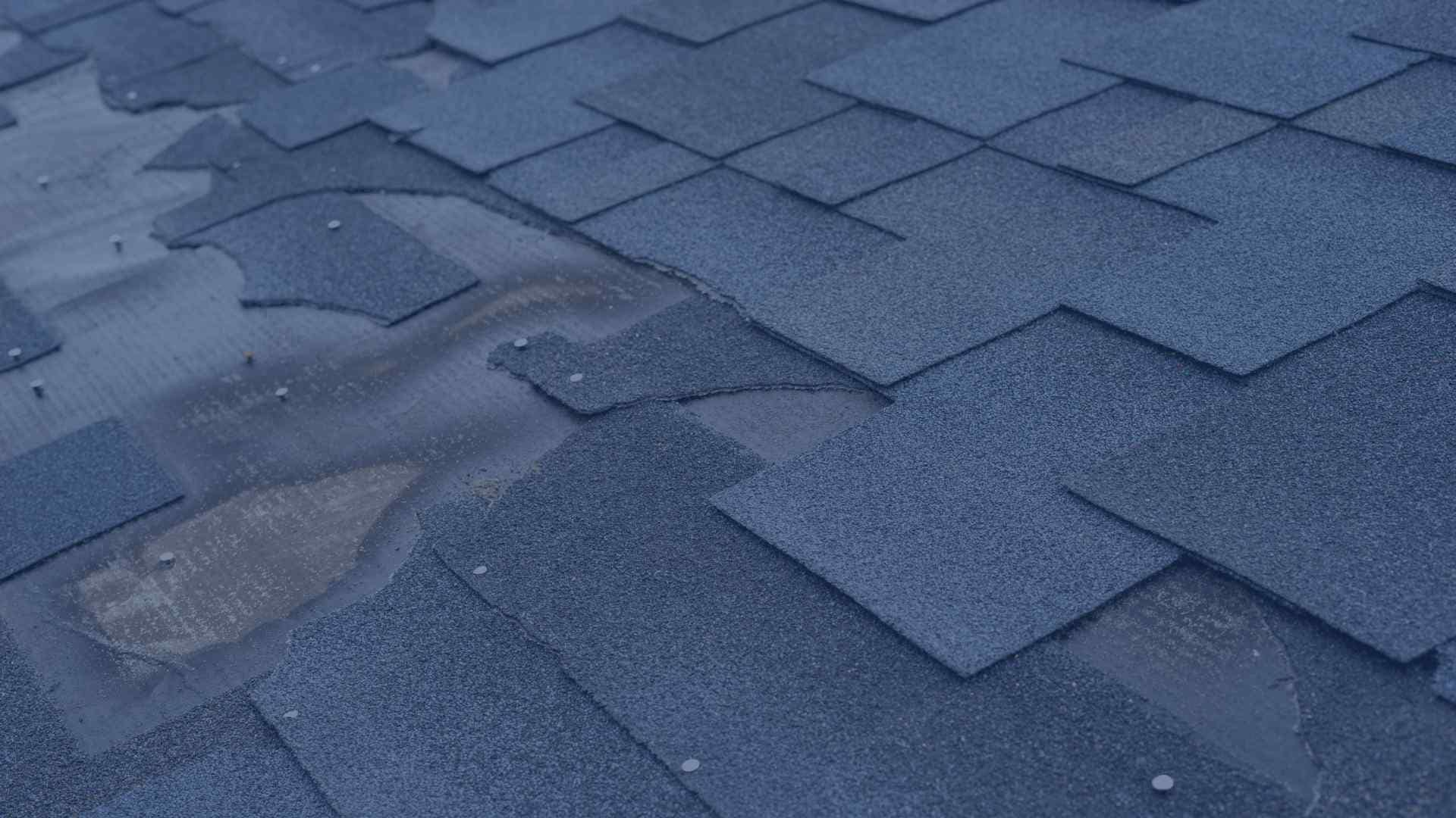 Roof that needs shingle repair