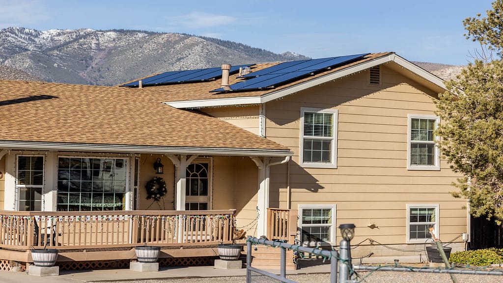 How long do solar panels last2