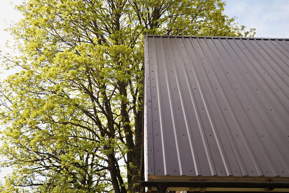 What roof lasts 30 years