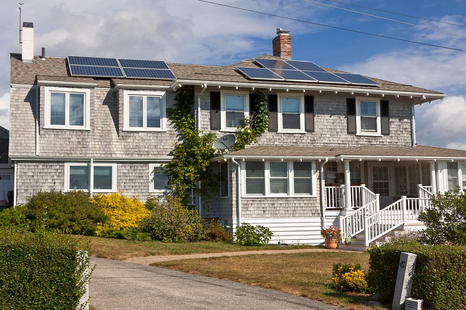 How long do solar panels last